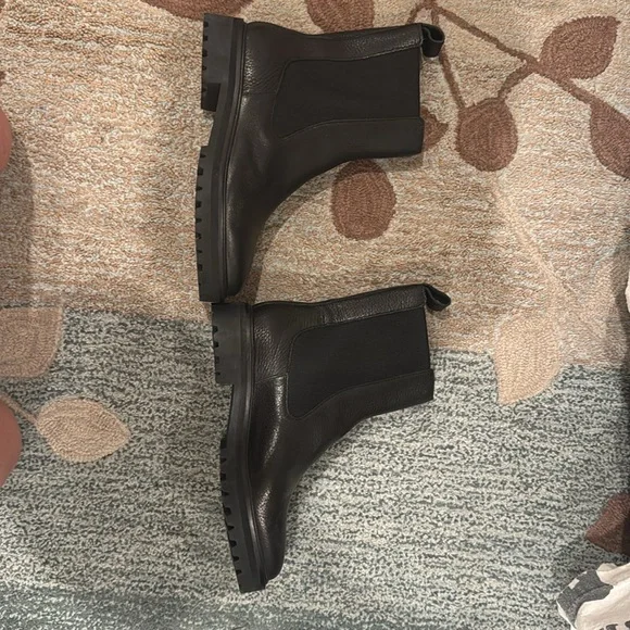 Katerina Lug Sole Chelsea Boot- Women’s Size 8 - Picture 4 of 9